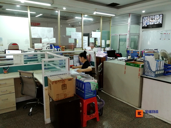 走进EBET易博电商仓库运输部