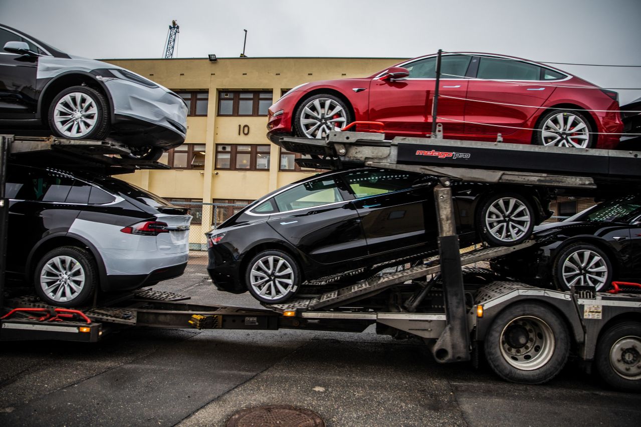���Ʒ���ʦ�۾� ��˹��Q2���������¸�