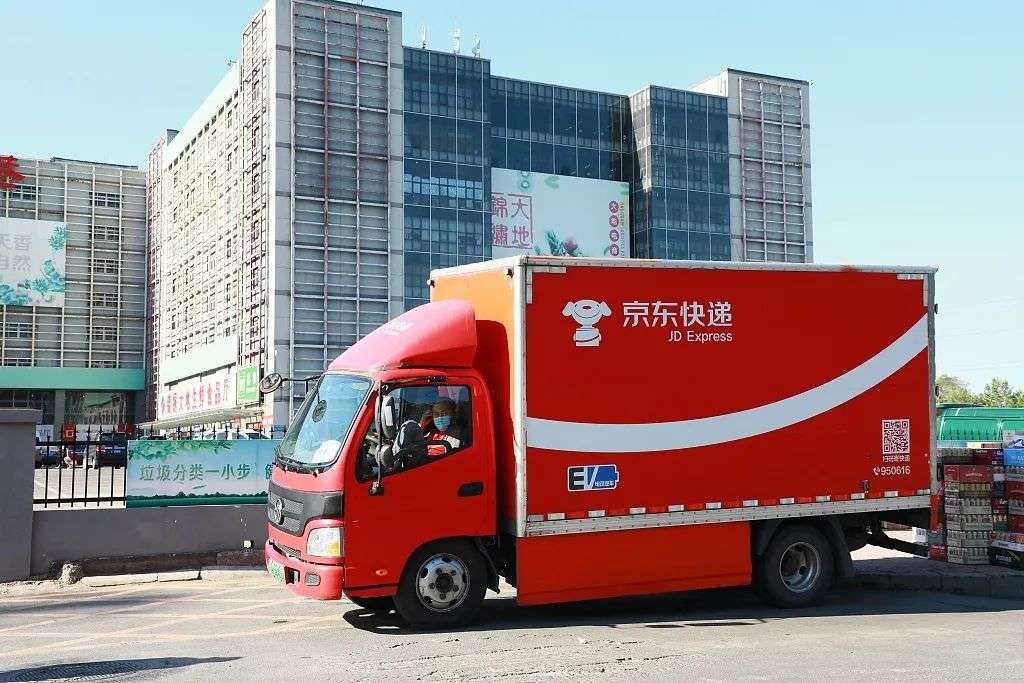 电商物流，沉本钱模式成主题竞争力