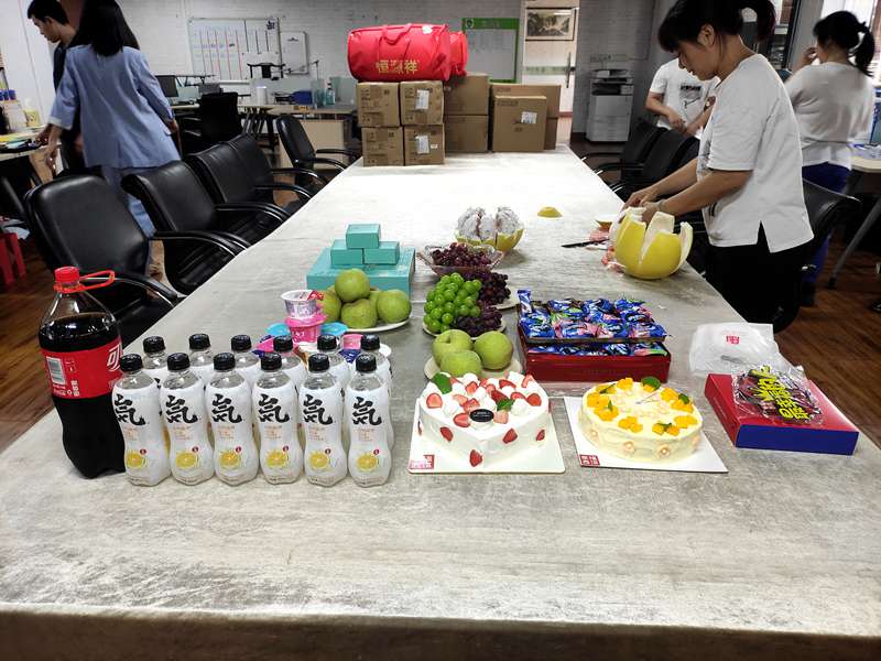 拉萨仓库第三季度员工生日宴会